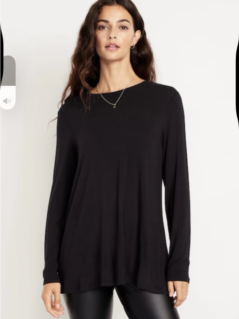 Old Navy Black Long-Sleeve Relaxed Luxe Tee